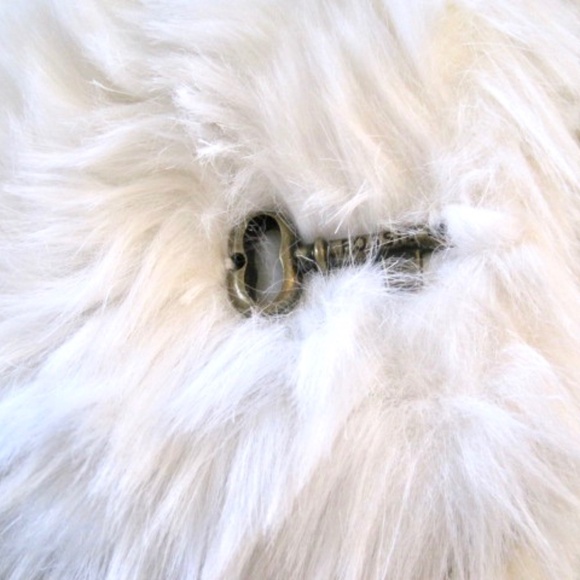 Fossil Faux Fur Pull-Through Scarf - Picture 4 of 7